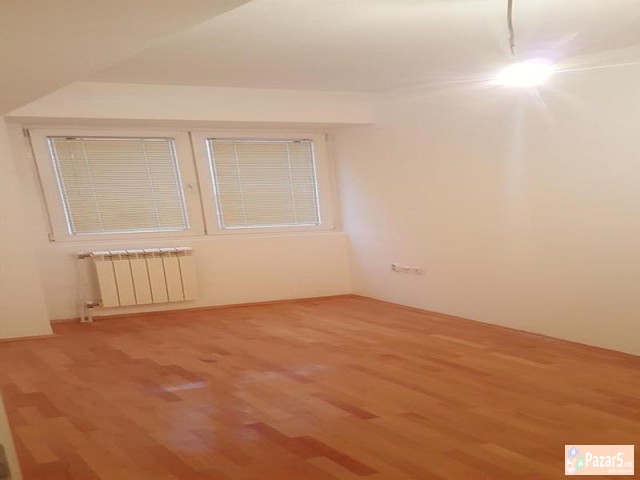 СЕ ИЗДАВА ТРОСОБЕН СТАН ВО НОВО ЛИСИЧЕ