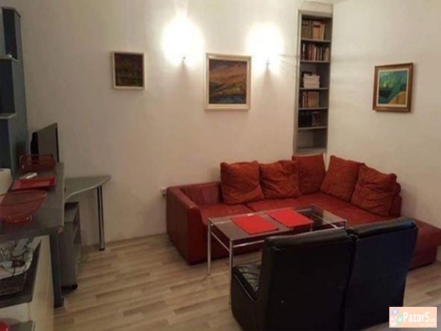 СЕ ИЗДАВА ЧЕТВОРОСОБЕН СТАН ВО ЦЕНТАР