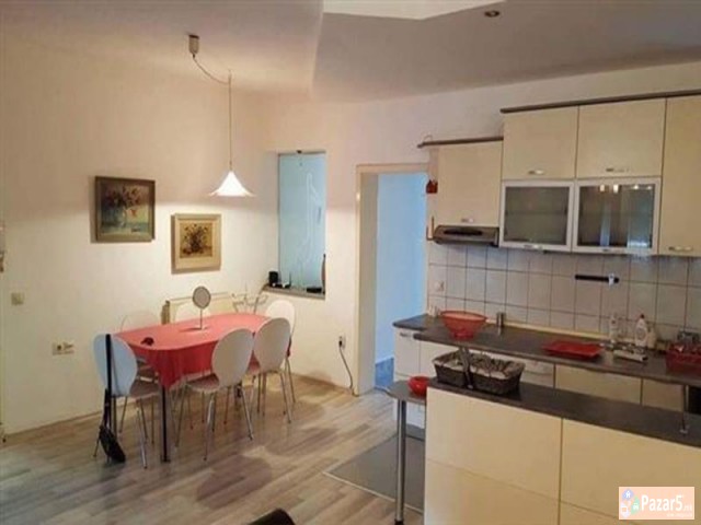 СЕ ИЗДАВА ЧЕТВОРОСОБЕН СТАН ВО ЦЕНТАР