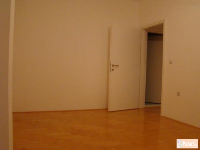 СЕ ИЗДАВА ПРАЗЕН ТРОСОБЕН СТАН ВО АЕРОДРОМ