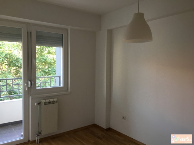 СЕ ИЗДАВА ПРАЗЕН ДВОСОБЕН СТАН КАЈ УНИВЕРЗАЛНА