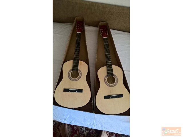 Se Prodava Gitara Nova