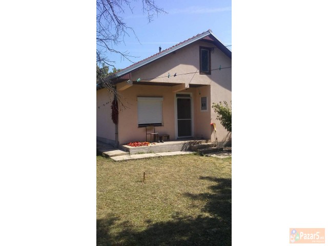 се продава куќа 