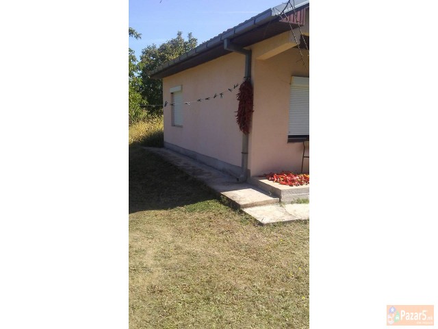 се продава куќа 