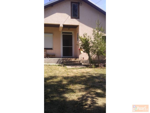 се продава куќа 