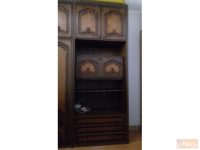 Продавам плакар и бифе