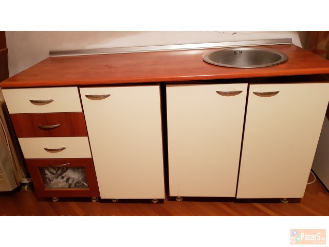 Se Prodavaat Elementi Od Kujna I Spalna Soba