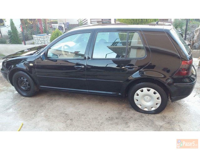 Se Prodava Ili Zamenuva Za Sharan 