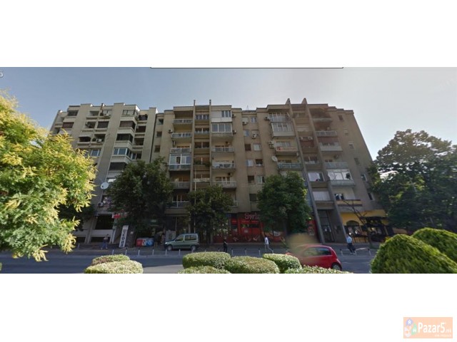 Se Prodava 4 Soben Stan Vo Centar  100m2