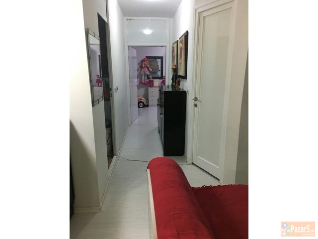 Се продава трособен стан во Центар