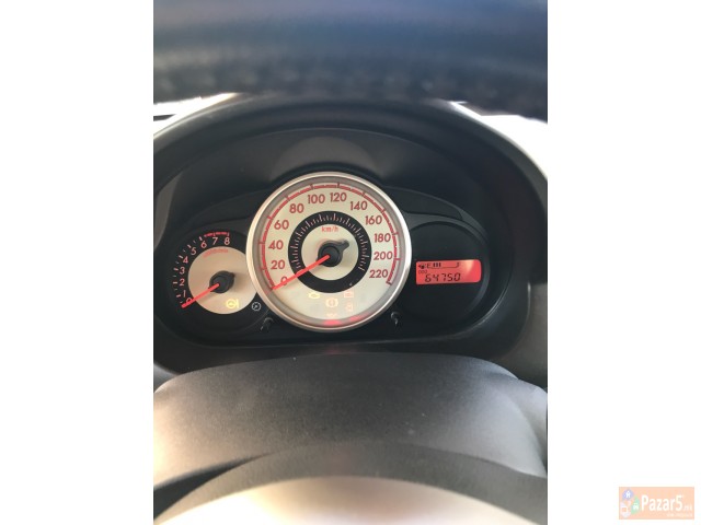 Prodavam Mazda 2
