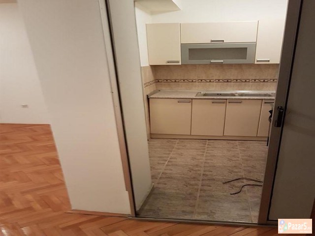 СЕ ИЗДАВА ПРАЗЕН СТАН ВО ЦЕНТАР