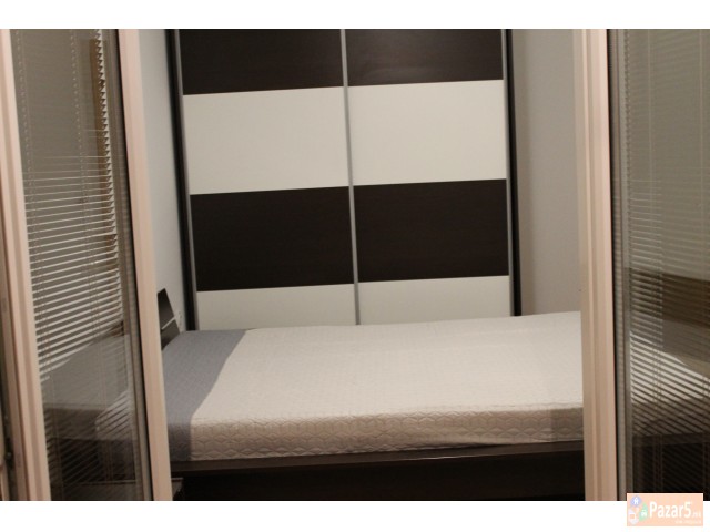 Се издава луксузно наместен стан во центар