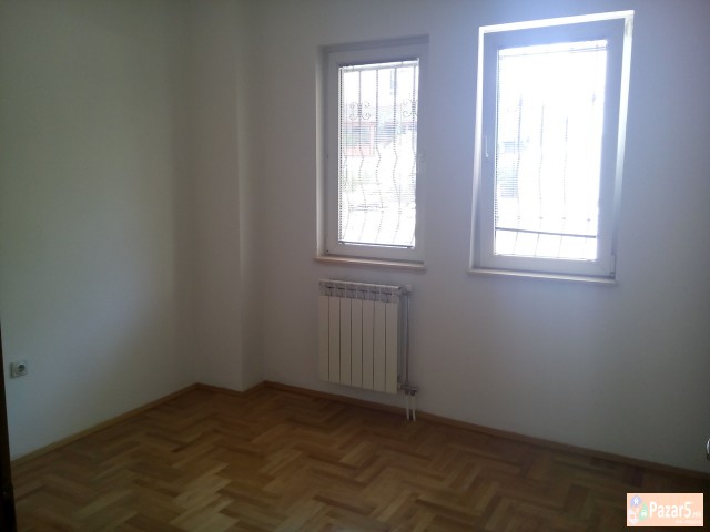 СЕ ИЗДАВА ПРАЗЕН СТАН ВО ЦЕНТАР