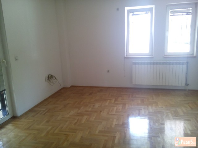 СЕ ИЗДАВА ПРАЗЕН СТАН ВО ЦЕНТАР