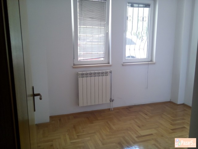 СЕ ИЗДАВА ПРАЗЕН СТАН ВО ЦЕНТАР