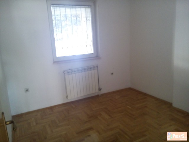 СЕ ИЗДАВА ПРАЗЕН СТАН ВО ЦЕНТАР