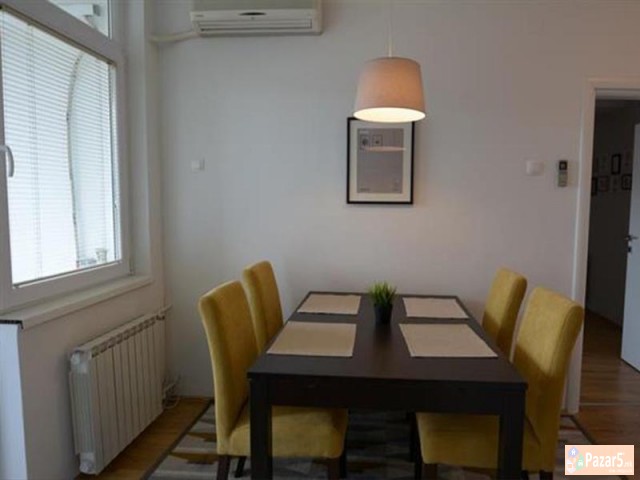 СЕ ИЗДАВА ТРОСОБЕН СТАН ВО АЕРОДРОМ