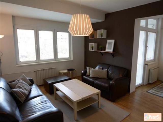 СЕ ИЗДАВА ТРОСОБЕН СТАН ВО АЕРОДРОМ