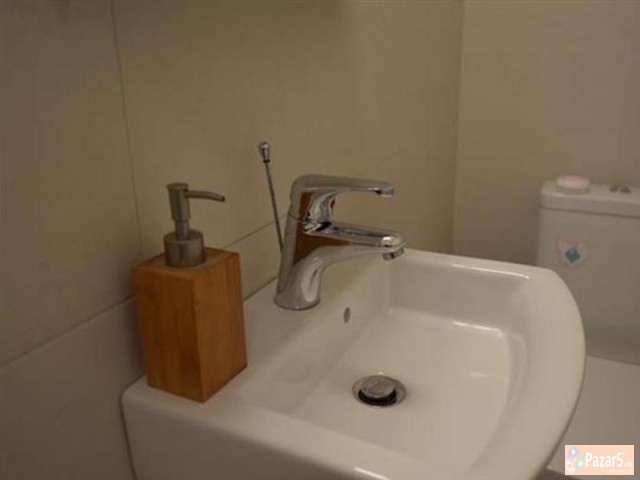 СЕ ИЗДАВА ТРОСОБЕН СТАН ВО АЕРОДРОМ