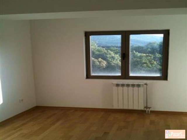 СЕ ИЗДАВА ДВОСОБЕН ПРАЗЕН СТАН ВО ДЕБАР МААЛО