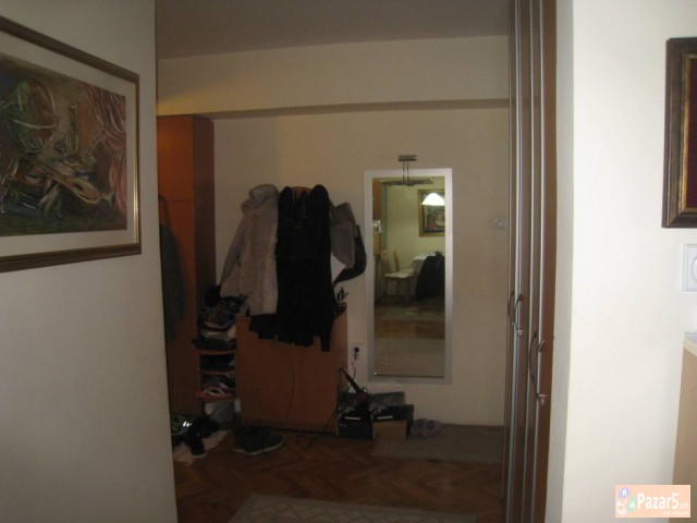 ПОВОЛНО Трособен стан во Кисела Вода