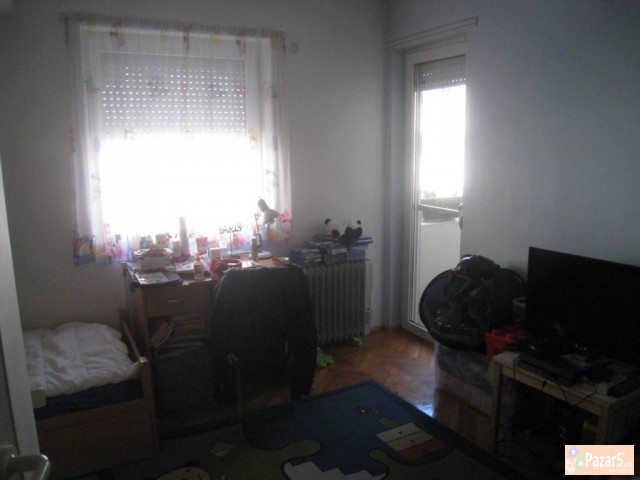 ПОВОЛНО Трособен стан во Кисела Вода