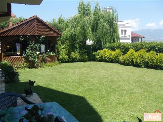 Prodavam Kuka Na Ridot Vo Bardovci