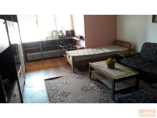 Iznajmuvam Stan Vo Aerodrom