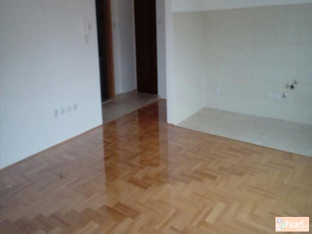 СЕ ИЗДАВА ПРАЗЕН СТАН ВО АЕРОДРОМ