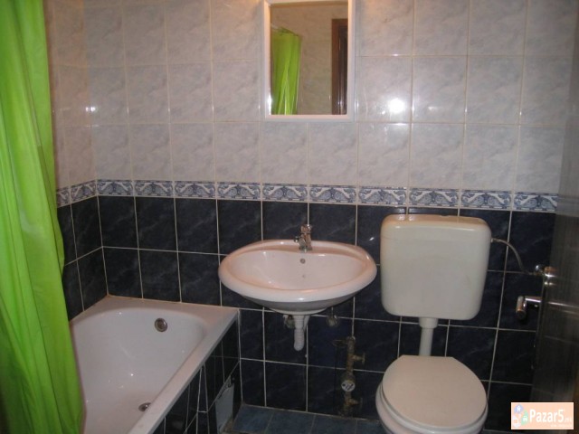 Се продава трособен стан во Кисела Вода