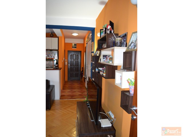 Продавам стан во Центар 64 M2 - Цена по договор