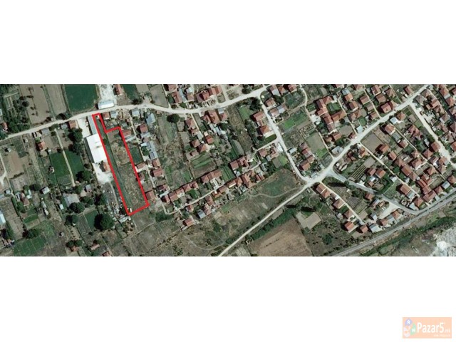 Се продаваат плацови