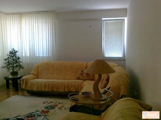 Se Izdava Dvosoben Stan Crnice Nad Drzavna Bolnica