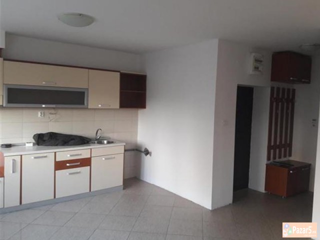 СЕ ИЗДАВА ПРАЗЕН СТАН ВО ЦЕНТАР ЗА КАНЦЕЛАРИИ