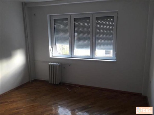 СЕ ИЗДАВА ПРАЗЕН СТАН ВО ЦЕНТАР ЗА КАНЦЕЛАРИИ