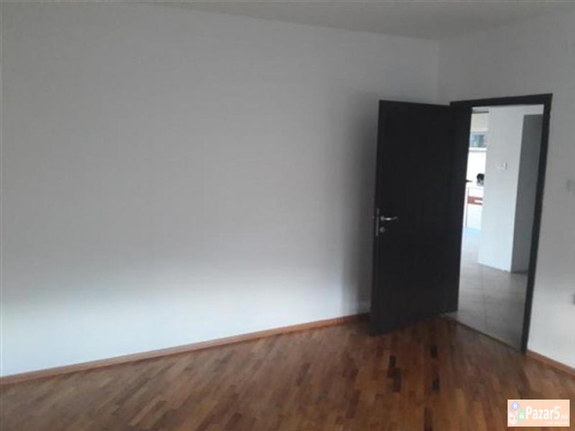 СЕ ИЗДАВА ПРАЗЕН СТАН ВО ЦЕНТАР ЗА КАНЦЕЛАРИИ