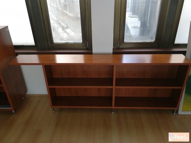 Се продава канцелариски мебел