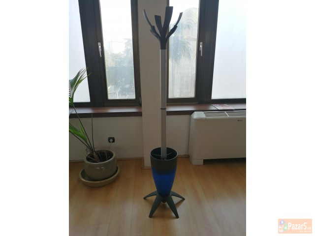 Се продава канцелариски мебел