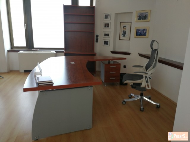 Се продава канцелариски мебел