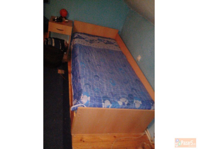 Продавам кревет