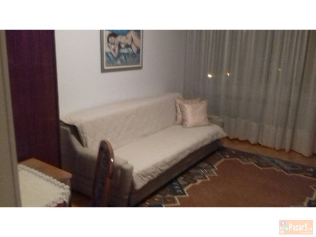 СЕ ИЗДАВА НАМЕСТЕН СТАН ВО КАРПОШ