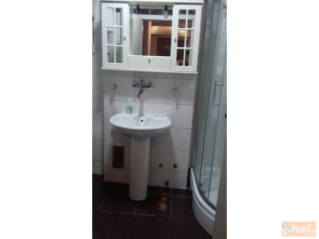 СЕ ИЗДАВА НАМЕСТЕН СТАН ВО КАРПОШ