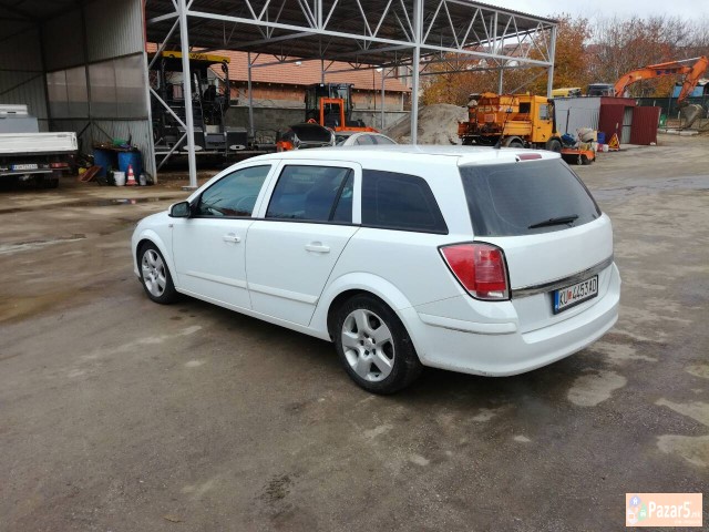 Se Prodavati Opel Astra