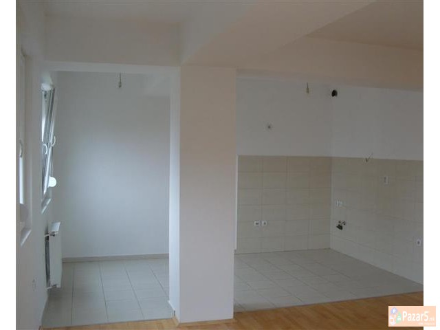 Се продава нов трособен стан во Аеродром