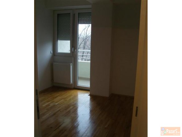 Се продава нов трособен стан во Аеродром