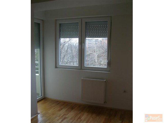 Се продава нов трособен стан во Аеродром