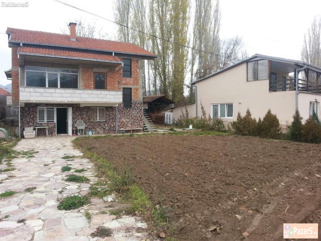 Prodavam Kuka Na Prekrasna Lokacija