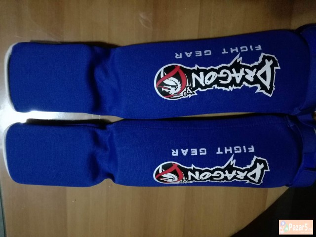 Ракавици за кикбокс и штитници за нога