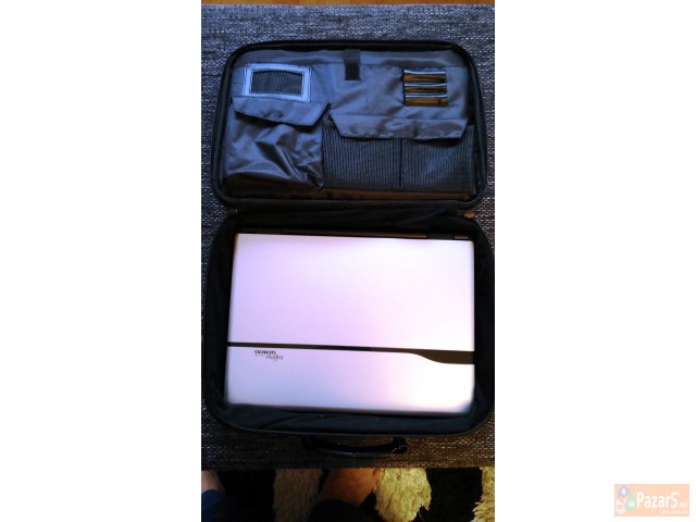Laptop 15.4" Siemens Fujitsu + Torba